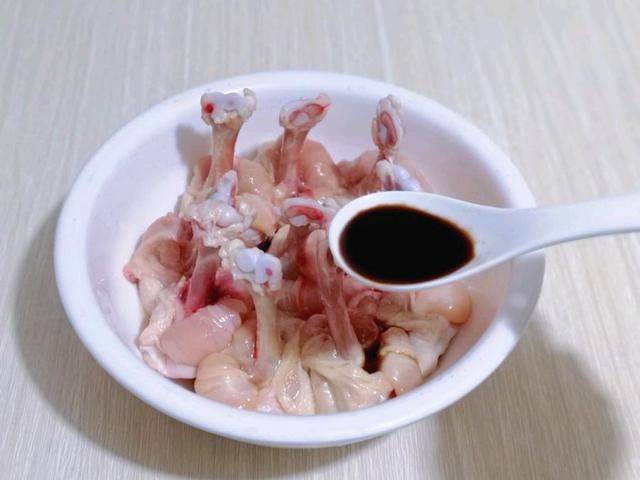 自从鸡腿这样做，孩子再也不吵着吃油炸食品了，香脆健康