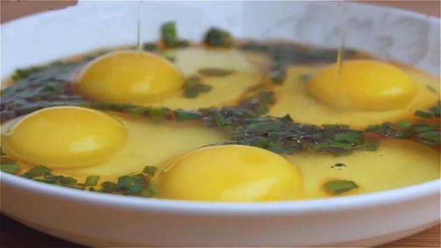 饭店卖25一份的卧蛋，教你在家做，成本不到6块钱，比蒸蛋简单