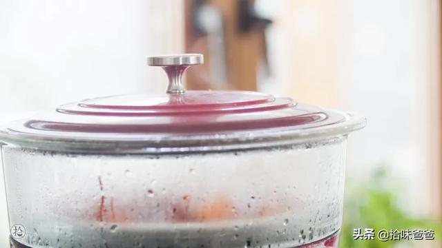超级宝妈：箱一烤，就能品尝到可口的美食啦