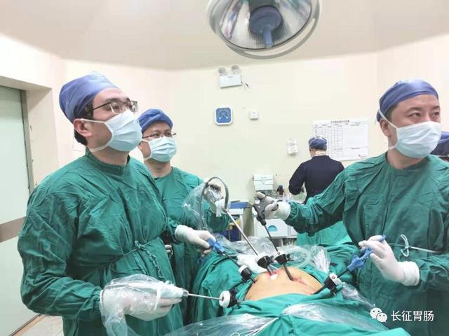 吻合|胃肠外科成功完成医院首例全腔镜远端胃癌D2根治术