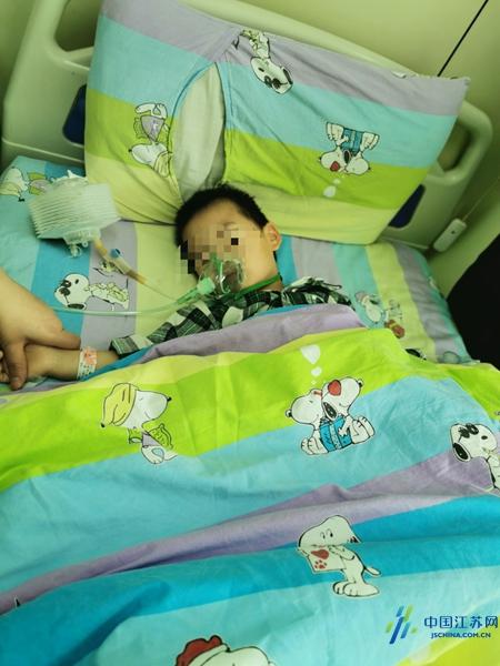 [中国江苏网]3岁男童误吞41颗磁力珠，医生紧急手术为其取出