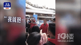 #栀蓝#6岁乞丐街头认出妈妈，却被拒相认：我不是你妈妈，我的孩子在家