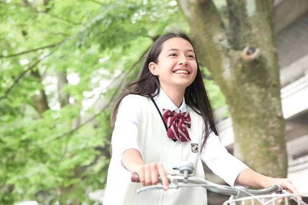 「超级宝妈」0~15岁孩子认知发展阶段全纪录，对照你的孩子认知达标了吗？