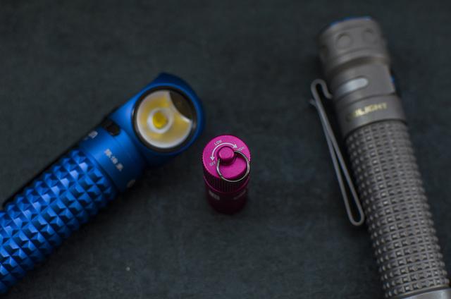 点亮粉红色的关爱：Olight 傲雷 i1R2钥匙链手电