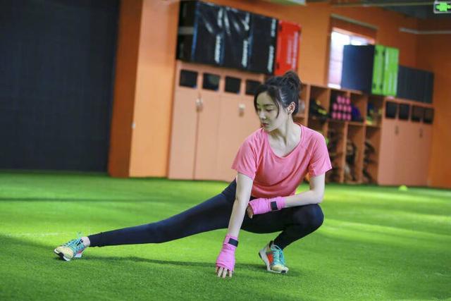 袁姗姗随意摆弄文物,海涛肖央脸色都变了,被骂才道歉:会谨言慎行|影视交流地