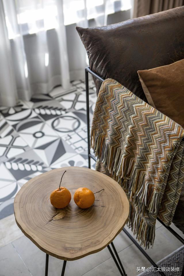 常见的装修风格看腻了，来看下现代风+轻奢的搭配吧，太有感觉了