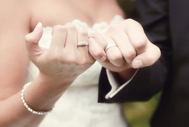 90后为何是不婚育的主力军？头顶“三座大山”，让他们望而却步