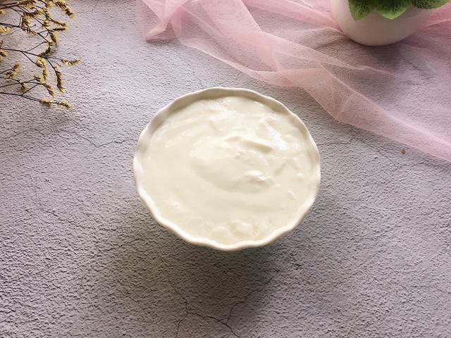 在家自制火龙果奶昔，健康无添加，做法简单，几分钟就能搞定