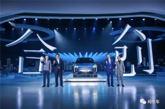 今天，我们打算和大家聊聊最近火遍全国的合创007