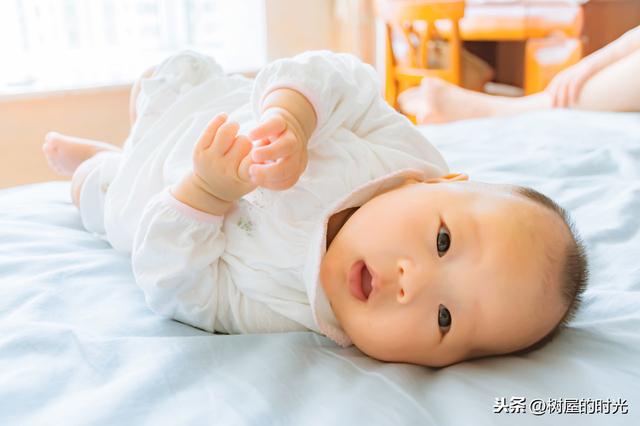 你的育儿经■宝宝呛奶后不吃奶了怎么办？宝宝吃奶时哭闹的原因？这样可以预防