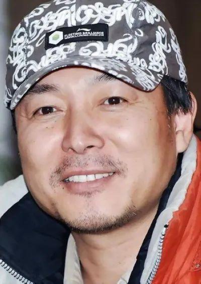 演员谢园突发心脏病去世他和葛优梁天曾合称喜剧三剑客