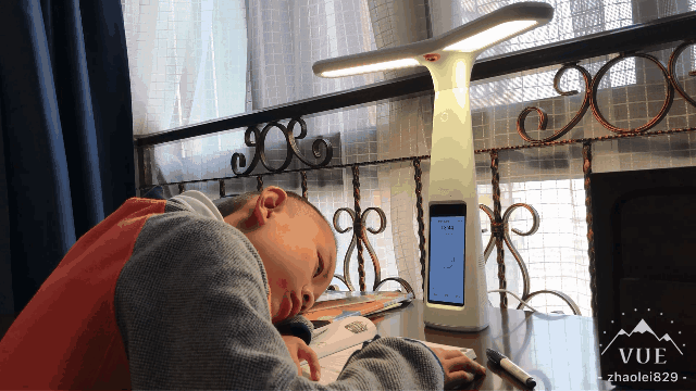 爆款神灯治愈家长“心病”：柔光护眼，还能远程辅导熊孩子功课