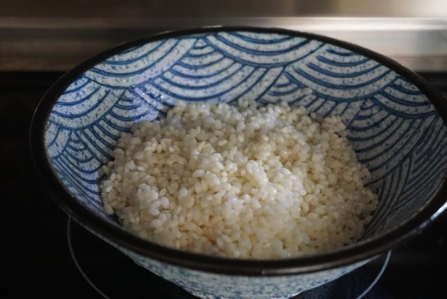软糯Q弹的珍珠糯米丸子，咬一口香甜软糯，简单好做，不用泡米