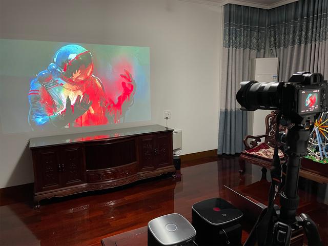 5000元档位投影对决——坚果J10、腾讯极光T6对比测评