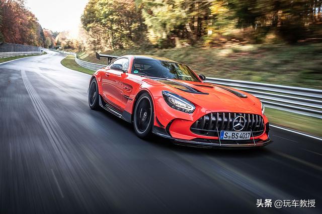 这辆奔驰AMG GT 竟然打败了V12大牛！还有敌手吗？