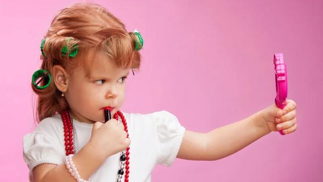 [你的育儿经]小孩想去穿耳洞，你会支持吗？这个妈妈的做法值得称赞