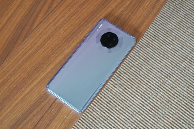 华为mate40发布之际，聊聊mate30半年使用感受和配件