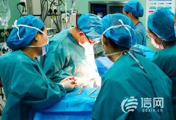 脐带脱垂母子遭危难 妇儿医院团队分秒必争解危局