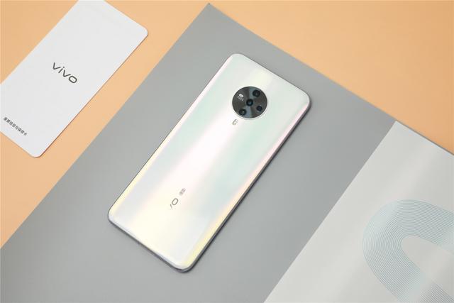 降至1899元，三星AMOLED屏+双模5G+4500mAh