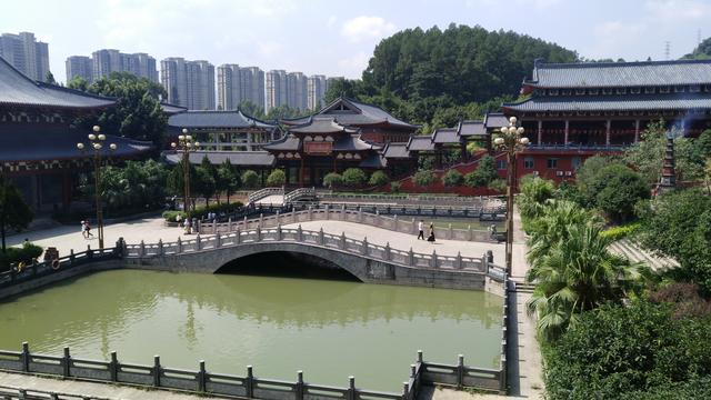 中国最大的大雄宝殿在福州，旗山万佛寺