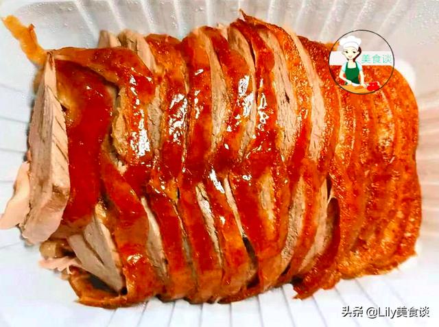 吃烤鸭时，店员问：鸭架煲汤还是做椒盐？别犹豫，果断回答2个字