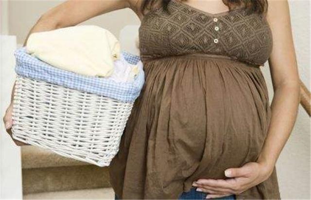 超级宝妈|孕妈心存侥幸洗衣服导致胎儿早产，医生：孕期这3种家务最好别碰
