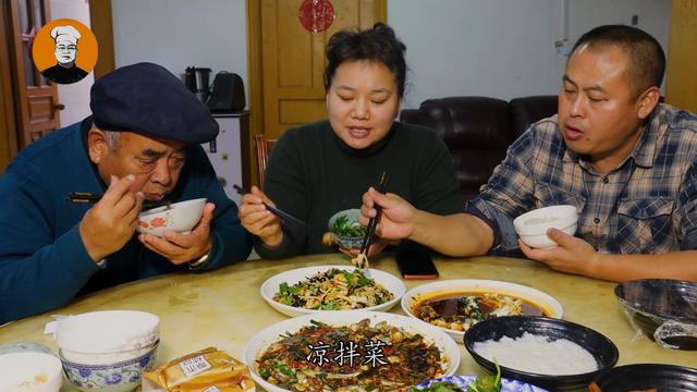 鸡蛋教你好吃新做法，不炒也不煮，上桌就是大硬菜，你也试试吧