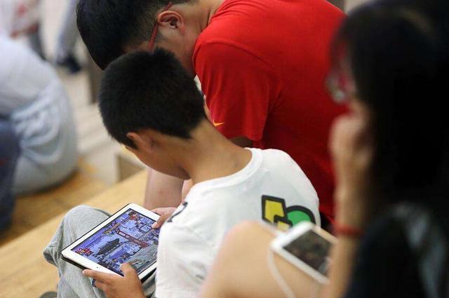 烟雨琴殇|孩子沉迷游戏如何引导？马云只用了一招，轻松戒掉孩子的网瘾