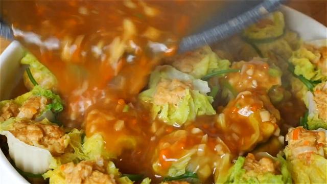 白菜浑身都是宝，教你秘制做法，不炒不炖，鲜嫩多汁，营养丰富