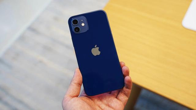 iPhone12明天才能开机，网友已激活，网友：20万没了