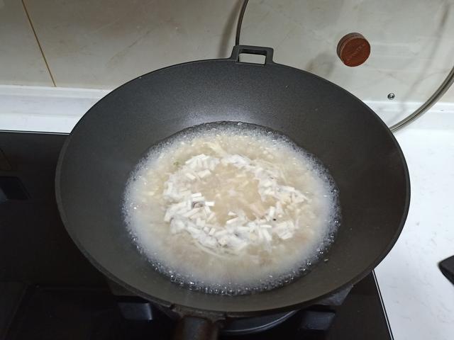 中老年人晚餐一定要吃它，好吃易消化，做法贼简单，味道鲜掉毛