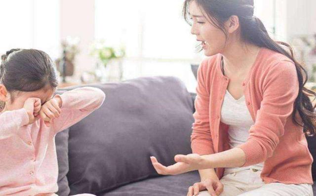 「你的育儿经」熊孩子犯错爸爸拿铁棍打，妈妈的高情商做法，让爸爸自愧不如