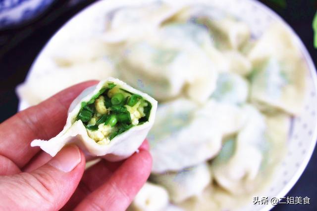 做饺子皮，牢记别直接加水和面了，掌握3个技巧，不破皮还劲道
