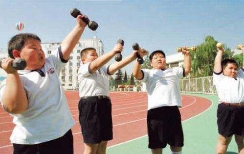老鹰捉小鸡|一个长假，返校孩子个个胖了一圈，“妈妈，多出来的肉怎么削？”