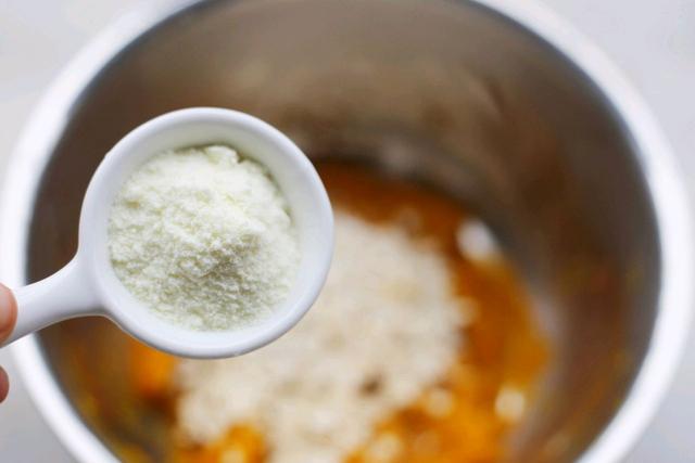 冬天就馋这零食，半个南瓜，1碗燕麦就能做，香甜酥脆太好吃了