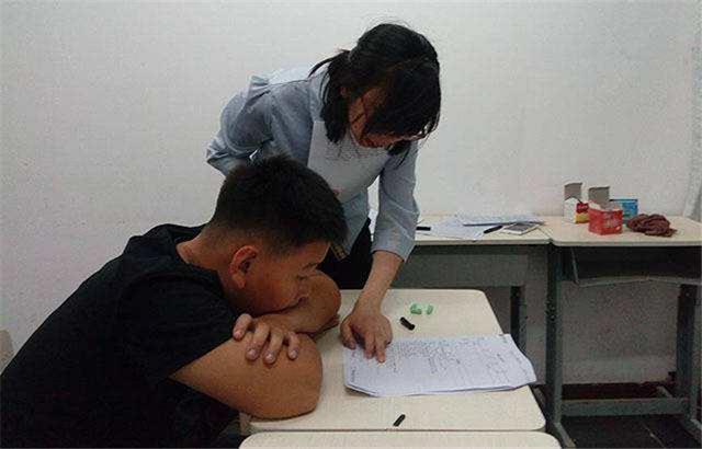 「你的育儿经」孩子考试给“一骑红尘妃子笑”标音,被判错误,宝妈:哪错了?
