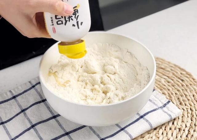 爆炸级好吃！一锅乱炖就搞定，有肉有菜有主食，简单到偷笑