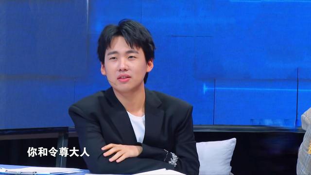 《最强大脑7》首播，郭麒麟评价“上阵父子兵”，实则在说自己影视交流地