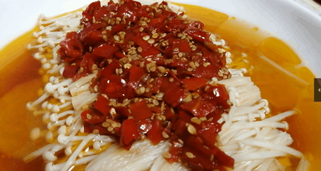 金针菇简单吃法，搭配一种酱料，秒变美味下饭菜