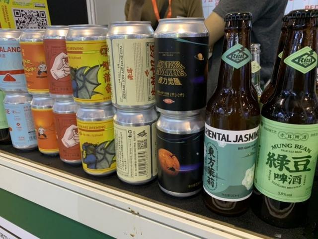 啤酒|本土品牌口味多元、个性十足 精酿啤酒市场规模呈增长趋势