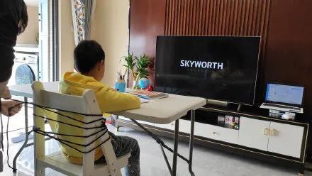 「你的育儿经」被网课逼疯的第60天，再不开学，这届妈妈就要疯了