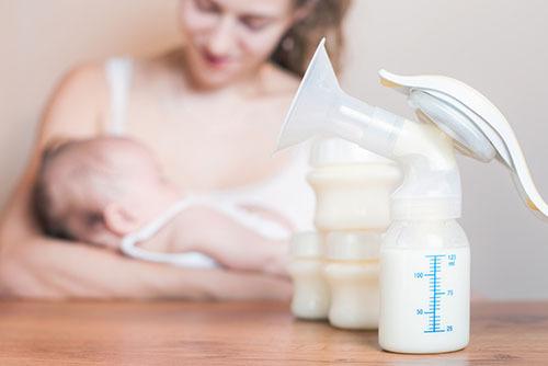 『你的育儿经』冷冻母乳会改变母乳的营养吗？宝妈要注意，不然宝宝就是在喝毒药