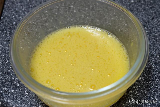 8个鸡蛋做了一盘菜，上桌就被抢，做法简单营养美味，和黄瓜最搭