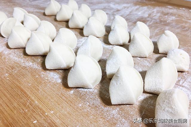 元旦后年关将至，教你调万能猪肉馅，多加“4味料”，加啥菜都香