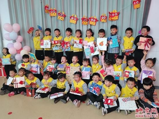 登封市直属第三幼儿园：萌娃寻宝，幸福迎新年