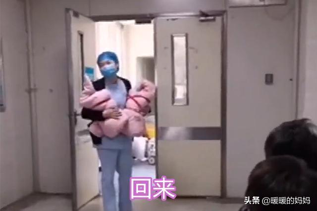 你的育儿经：护士说生了“双胞胎”，爸爸听了转身想跑，叫回爸爸后护士笑翻了