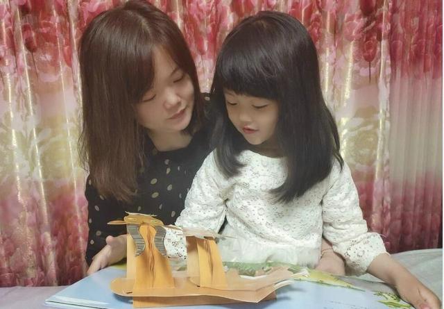 超级宝妈|新腾达社区开展“营口有礼 书香润家”亲子阅读活动