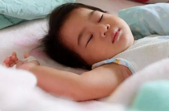 孩子多大才能白天只睡一觉？0-3岁睡眠时间表，新手爸妈别错过