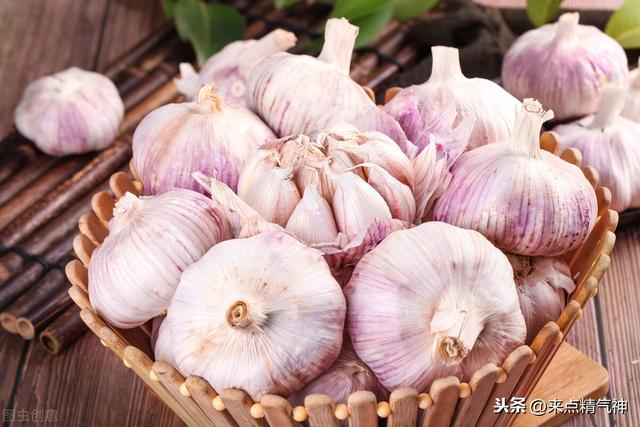 肝血虚会造成眼睛干涩、手脚麻木！刺激血海穴，气血更充足