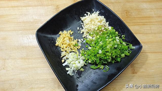 川味滑肉不要再煮汤了，教你做“水煮滑肉”，鲜香麻辣，吃着真爽